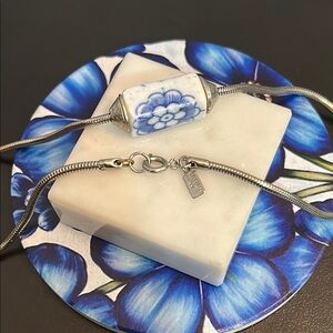 Vintage Celebrity NY Pendant Necklace #207 silver tone blue white